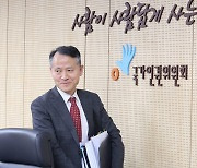 ‘성소수자 혐오 발언’ 이충상 인권위원, 한겨레 상대 소송 2심도 패소