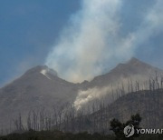 주민 1만6천명 긴급 대피…공항 폐쇄 등 비상사태 선포