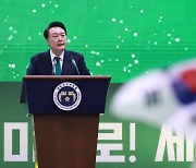 ‘尹답다’일까 ‘尹 변했다’일까… 키워드는 ‘김여사·명태균’