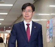 與격차해소 특위 "2033년 정년 65세로 연장하자…내년초 법안 발의"