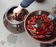 '한국의 장 담그기 문화', 유네스코 등재 유력…北 '조선옷차림풍습'도 권고(종합)