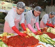 청주시· SK하이닉스 사랑의 김장담가 저소득층에 전달하기로