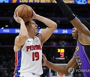 Lakers Pistons Basketball