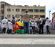 MOZAMBIQUE DOCTORS DEMONSTRATION