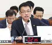 예산안 질의 답변하는 최상목 부총리