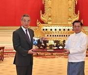 중국, 미얀마 군부 인정?… 군정 수장, 쿠데타 후 처음으로 방중