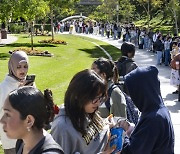 ‘중동 전쟁’이 해리스 표 갉아먹었나…아랍계 지역 투표소 ‘냉랭’[2024 미국 대선]