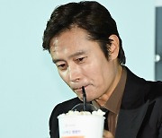 이병헌, 오랜만에 맛 보는 홍초 [포토엔HD]