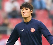 '18살 유망주' 김민수, UCL 첫 출전…에인트호번전 교체 투입