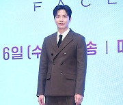 [TD포토] 이민기 '깔끔한 수트핏'