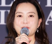 [T포토] 정유미 '예쁨, 묻었네'