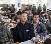 ‘전설의 취사 장교’ 백종원, 군부대에 떴다… 무슨 일?