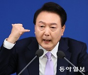 [사설]“어찌됐든 사과” “육 여사도”… 어리둥절했던 140분 회견