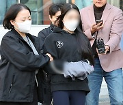 "죄송합니다"…'강남역 8중 사고' 무면허 20대 여성 구속 송치