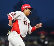 “마무리훈련 한번 보내주십시오” KBO 시범경기 홈런왕은 지금…KIA의 아픈손가락, 꽃범호 채찍질