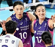 '투트쿠·김연경 48점 합작' 흥국생명, 도로공사 3-1로 제압…5연승 질주