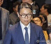 기자회견 입장하는 임종훈 한미사이언스 대표이사