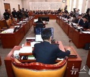 국회 법사위, 檢특활비·특경비 전액삭감 예산안 통과