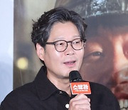 [E포토] 유재명, '소방대장 역으로 인사드립니다'