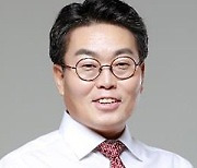 "대통령님 국정 부담 덜겠다" 강훈 前비서관, 관광공사 사장 지원 철회