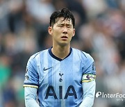 [UEL 리뷰] 손흥민, 전반만 소화→침묵...'랭크셔 데뷔골→퇴장' 토트넘, 갈라타사라이에 2-3 패배