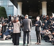 [속보] '공천개입 의혹' 명태균 검찰 출석 "경솔한 언행 국민께 죄송"