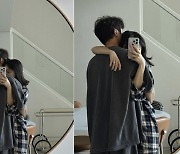 '20억 펜트하우스' 가더니 또 신혼…이솔이, ♥박성광 품에 쏙 안겨 "기분 좋앙"