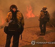 USA CALIFORNIA MOUNTAIN FIRE