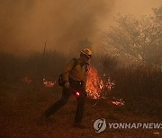 USA CALIFORNIA MOUNTAIN FIRE