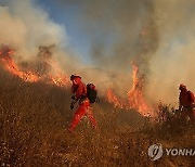 USA CALIFORNIA MOUNTAIN FIRE