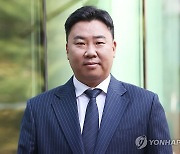 포즈 취하는 이범호 KIA 타이거즈 감독