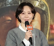 인사말하는 이유영