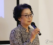 '의인 이수현' 모친에 일본 정부 훈장 수여…"우호 친선 기여"