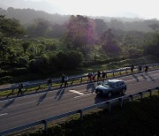 트럼프, 멕시코 정상과의 첫 통화부터 불법이민 강경대응 예고