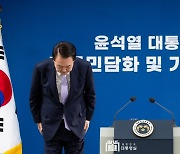 "제 아내라고 변명하는 게 아니라..." 지지율 17% 납득하게 만든 125분