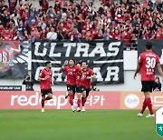 [GOAL 현장] '50만 관중 돌파' 서울, 린가드 환상 골로 울산과 1-1 무승부