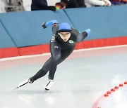 '女 빙속 유망주' 이나현, 회장배 500m 우승