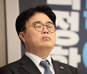 임현택 의협 회장 탄핵안 가결…취임 반년 만에 퇴진