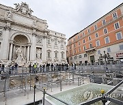 Italy Trevi Fountain