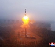 국방硏 "北 신형 ICBM 화성-19형, 4~5개 탄두 탑재 가능성"