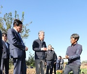 강호동 농협중앙회장, 농·축협 현장경영…김장재료 수급동향 점검