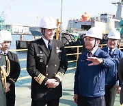 [Photo News] Canada navy visits Hyundai shipyard