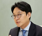 뉴시스와 인터뷰 하는 권용성 김정문알로에 부사장