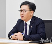 일자리 전담반 회의 주재하는 김범석 기재차관