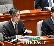 특활비 관련 질의에 답변하는 최재해 감사원장 [포토]