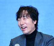 이문세 ‘오랜만에 보는 환한 웃음’ [MK포토]