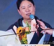 올해 빛낸 최고 게임은 넷마블 '나혼렙'… 권영식 "방준혁 의장 감사"