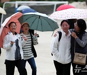 수능 끝 '토닥토닥'