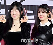 [MD포토] 태연, 권은비 '깜찍한 표정으로'