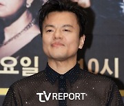 박진영, 스트레이키즈 덕분에 방긋...JYP 주가 급등